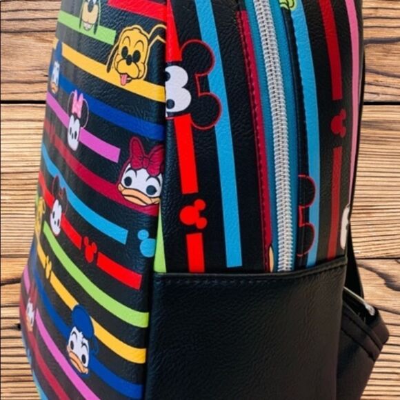 RARE Disney X Funko Pop Backpack & Pin Collection Set Sensational Six - Picture 6 of 9